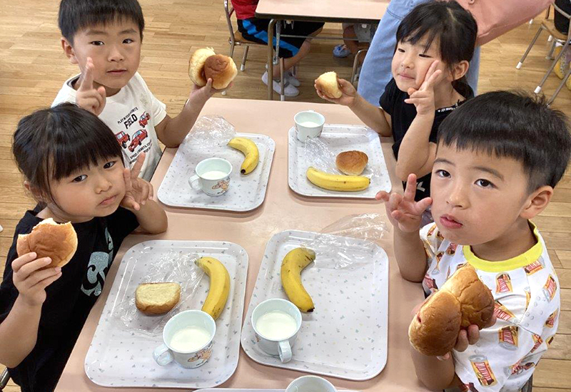 みんなで朝ご飯